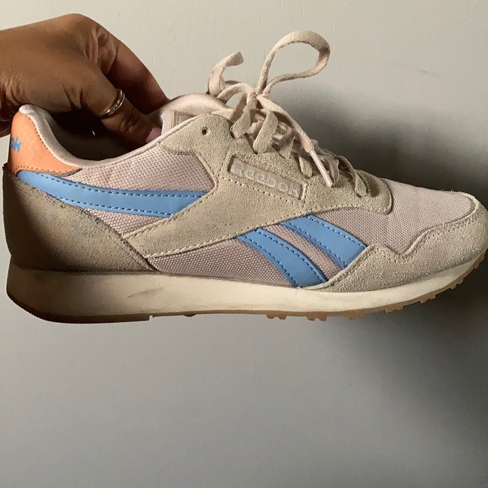 🎁Woman’s Reebok’s Shoes🎁